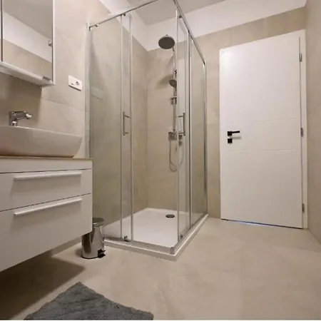 Zara Blu Near Zadar With Private Pool فيلة