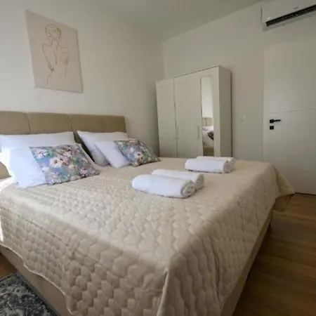 Zara Blu Near Zadar With Private Pool فيلة