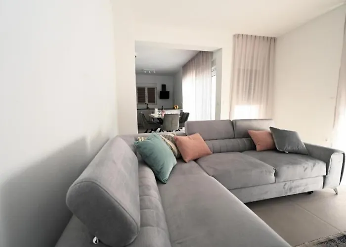 Zara Blu Brisevo
