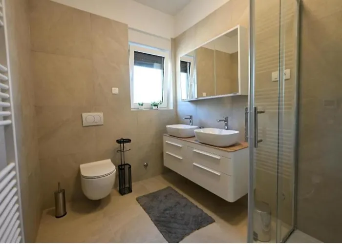 Zara Blu Vila Brisevo